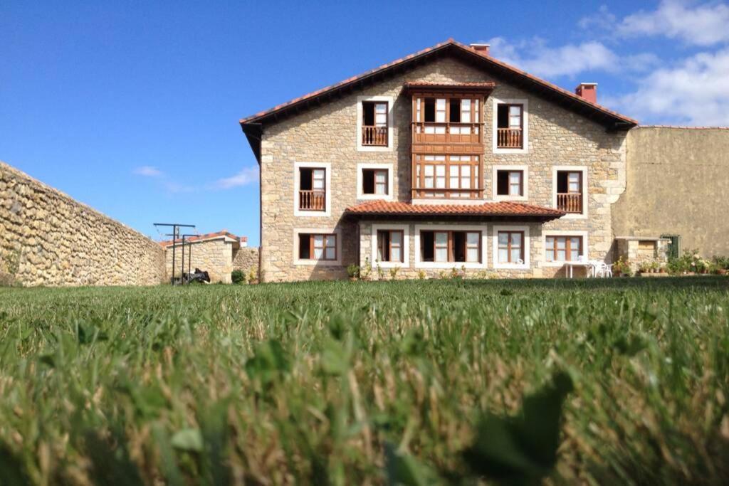 Villa La Casona De La Bisa Colombres Exterior foto