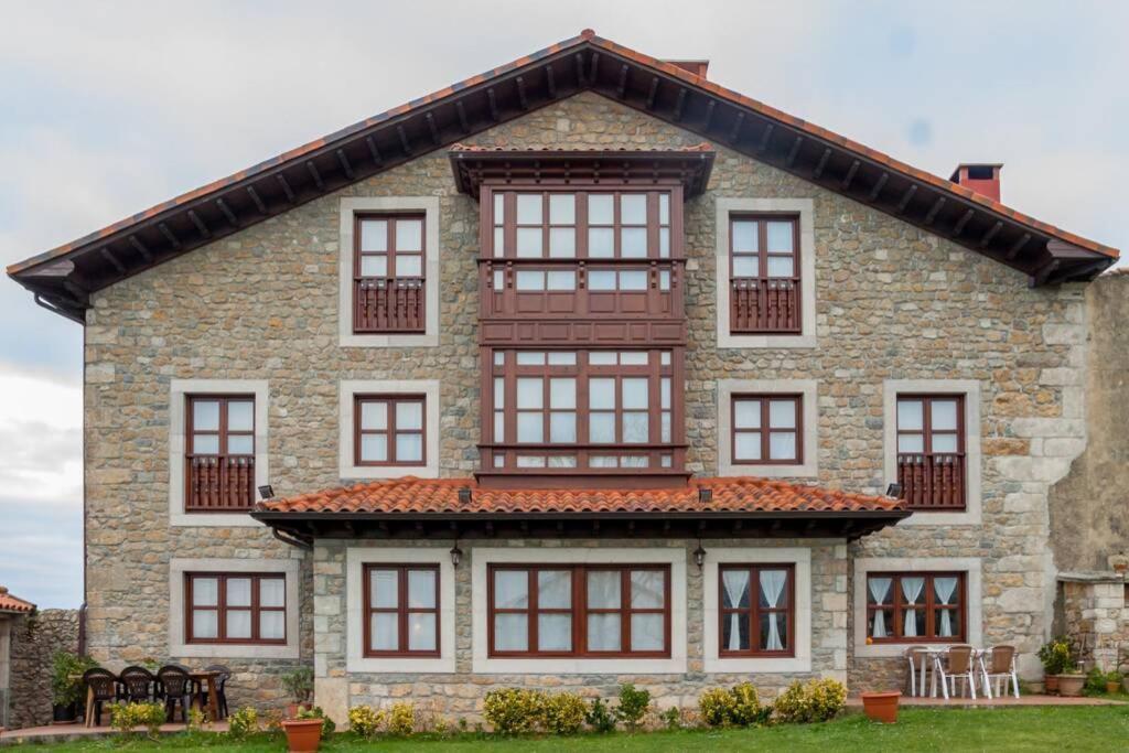 Villa La Casona De La Bisa Colombres Exterior foto